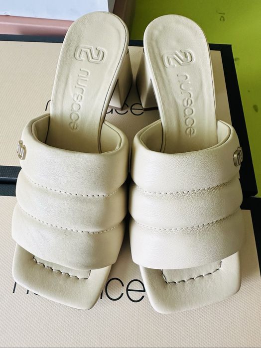 Босоножки Nursace