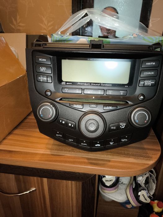 ОЕМ радио за Хонда акорд 7 с премиум саунд