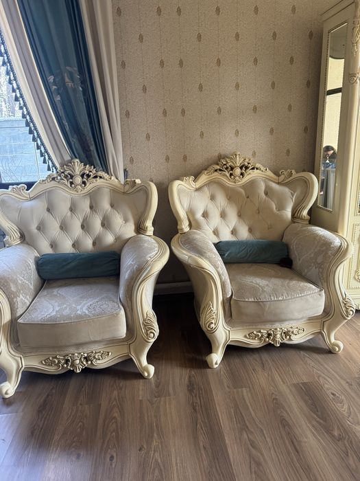 Диван с креслами