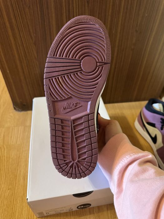 Nike Air Jordan 1 Mid “Mulberry”