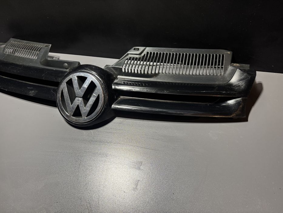 Grila centrala volkwagen golf 6 2012