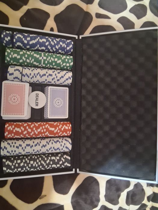 Poker valiza în stare foarte bună