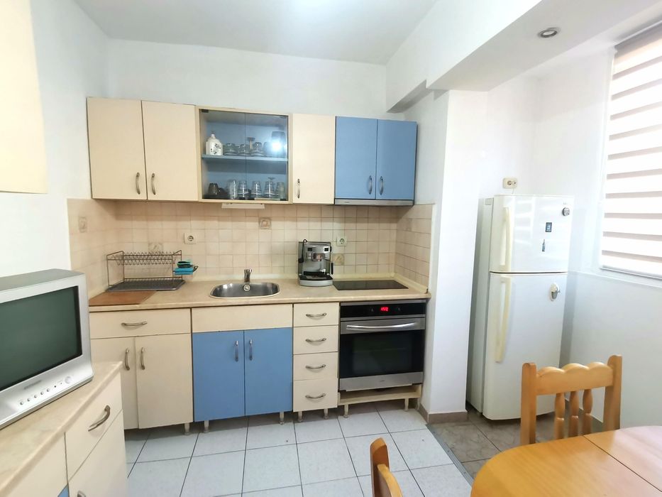 Дава се под наем Двустаен апартамент в Бургас, Славейков - 65 кв.м за 357 € - Снимка #4