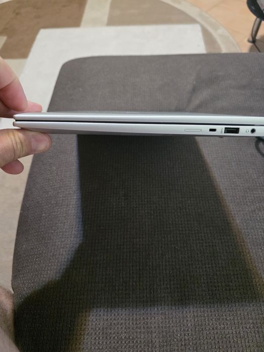 HP elitebook 835 G9 13 inch