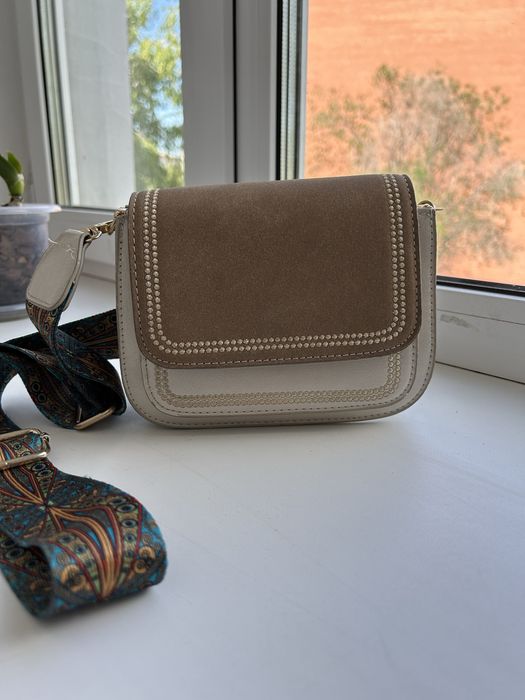 Продам женскую сумочку