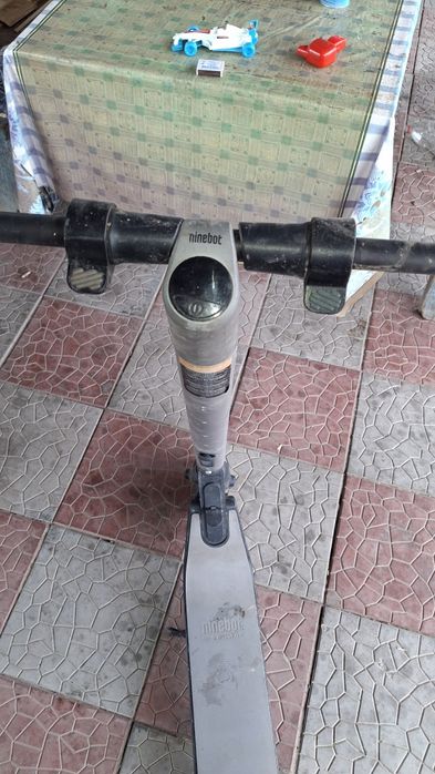 Электро самокат Ninebot es2 на запчасти