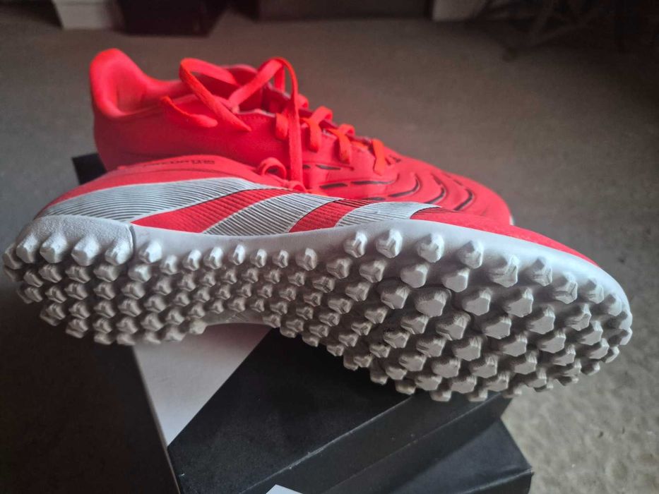 Оригинални футболни стоножки Adidas Predator Club TF – № 42 2/3