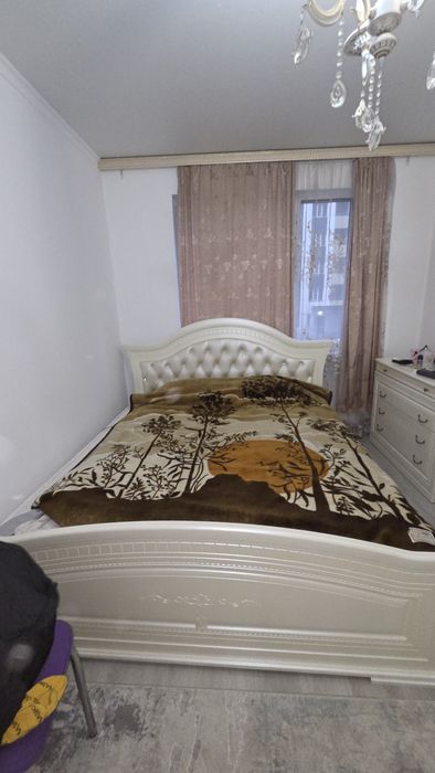 Продам спальный гарнитур