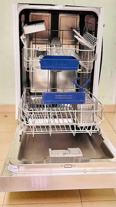 Съдомиялна Siemens за полувграждане 45 см Серия iQ500