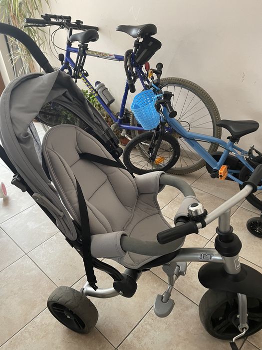 Бебешка триколка