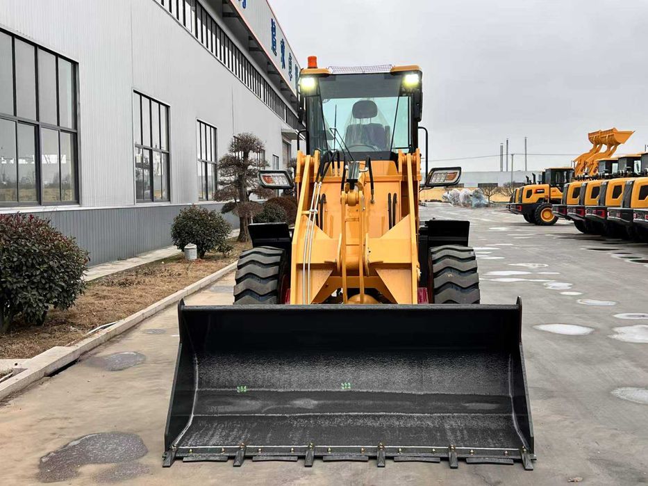 1,5 куба  Фронтальные погрузчик MAXBULL модель SW945