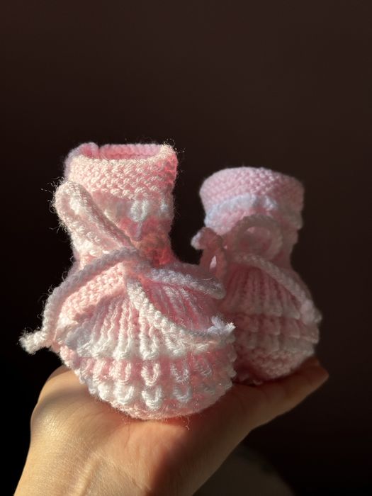 Детские вязаные пинетки