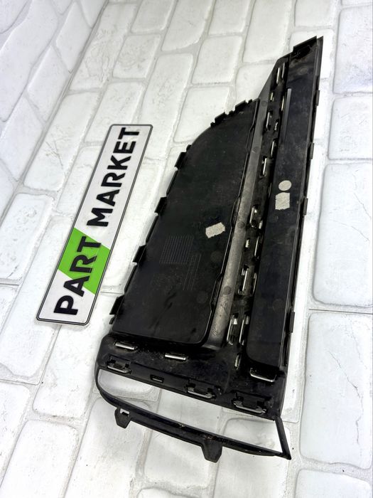 Лява решетка AUDI S5 F5 8W6807681K