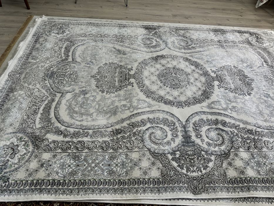 Продаю хорошие качественные ковры.