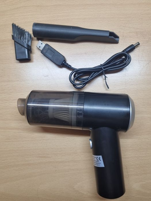 Автомобильный пылесос