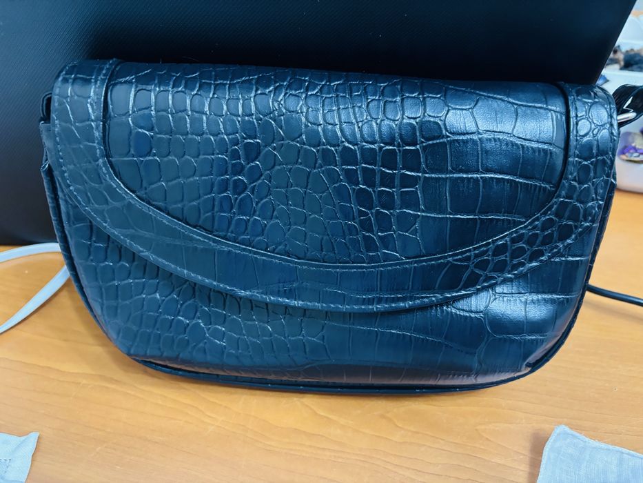 Клатч продам кожанный