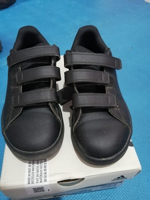 Срочно продам кроссовки Адидас 30 размер.