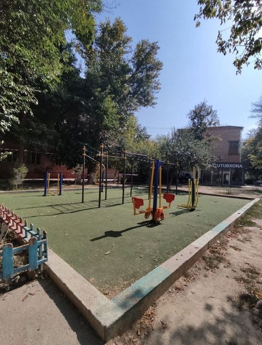 Продается ГАЛЕРЕЙКА 1/3/4 Чиланзар 4 Квартал Ор-р парк Гафура Гуляма