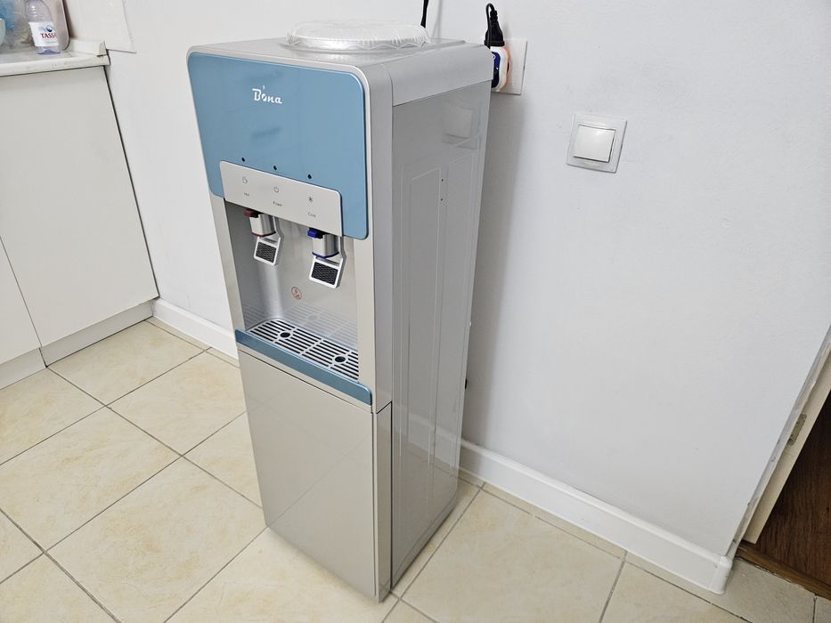 Кулер для воды, диспенсер Bona