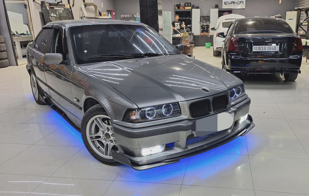 Обвес BMW e36. На перед бампер и Зад бампер.