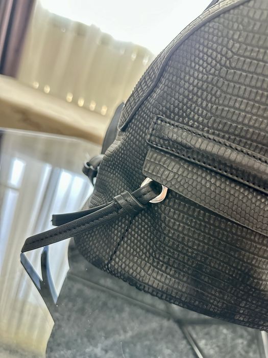 Дамска черна раничка