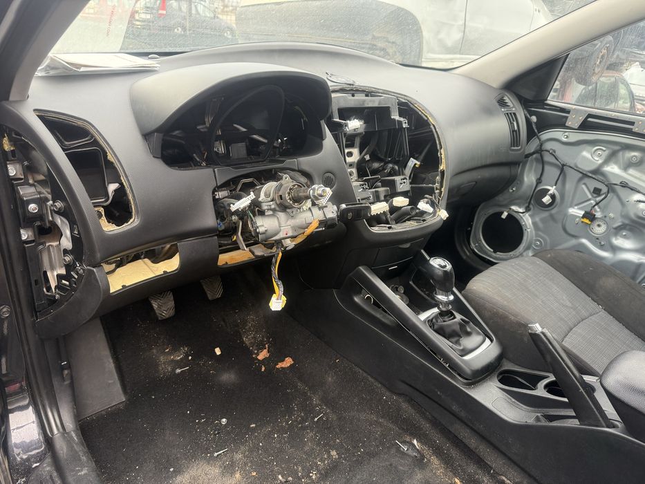 Kia Ceed 1.6 crdi 66 kw 90 hp D4FB Кия Сиид на части!