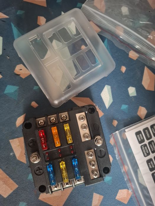 Блок предохранителей авто