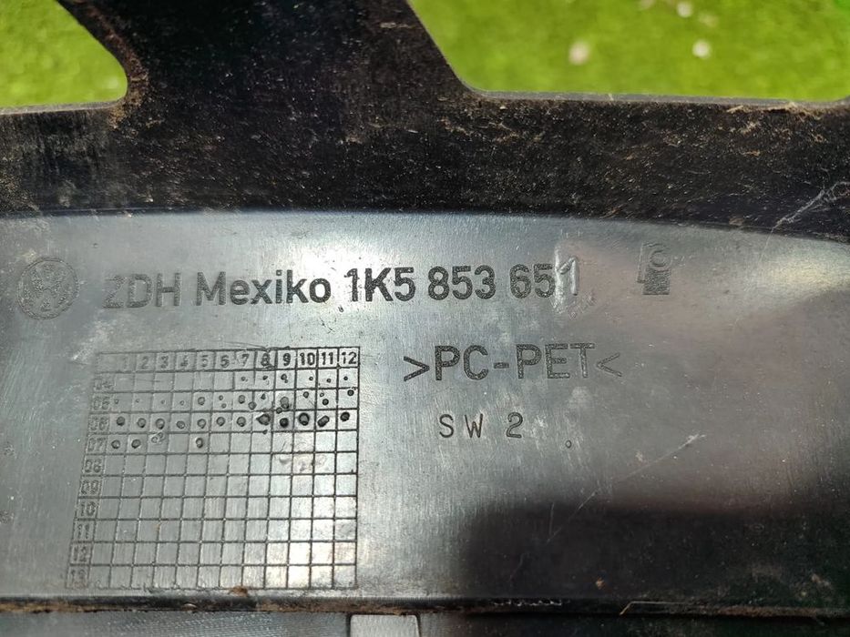 GRILA BARA FATA VOLKSWAGEN JETTA A5 COD OEM 1K5853651 / 2005-2010