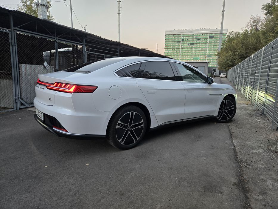 Продам BYD Han до рест с малым пробегом 605км!