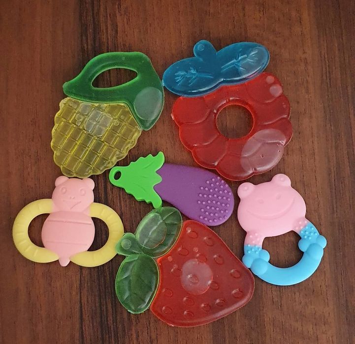 Игрушки-погремушки и грызунки