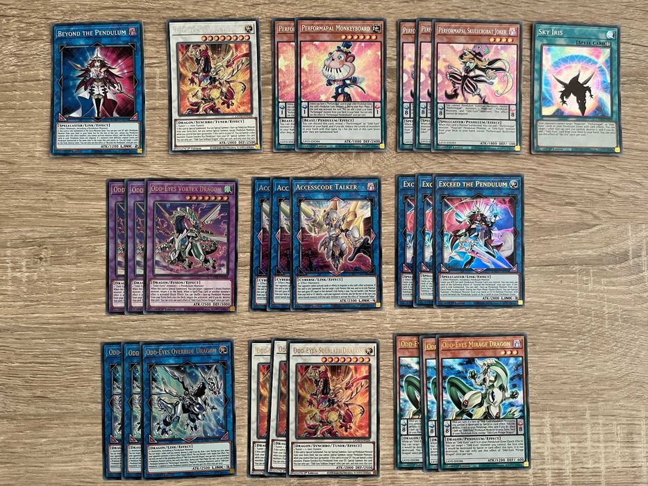 Yu-Gi-Oh! TCG Legendary Arc-V Decks карти