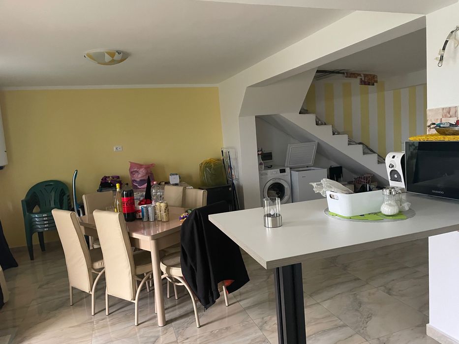 Casă de vânzare