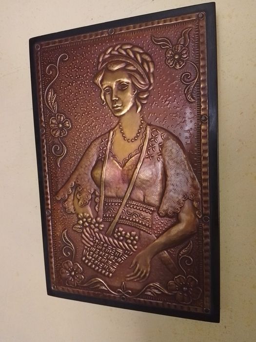 Руска Медна  Картина , Медно Пано  - Жена с носия
