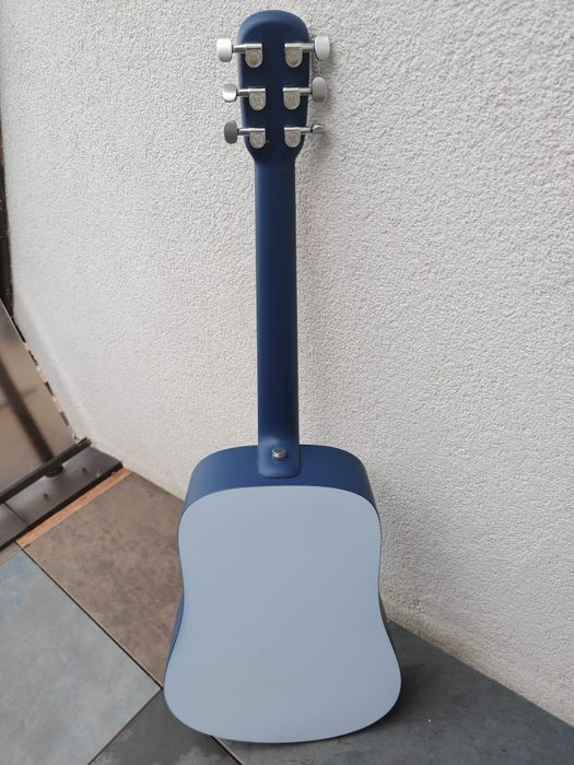 Blue Lava Touch – модерна китара, свирена само 2 пъти