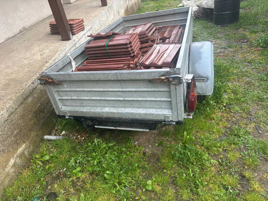 Vand remorcă 750 kg