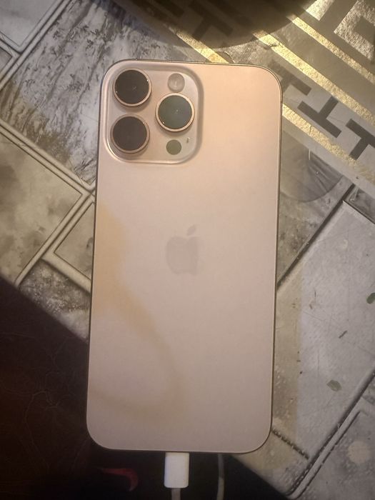 iPhone 16 Pro Max
