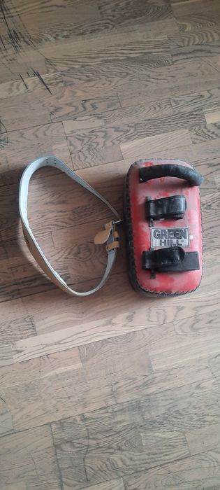 Продаю шлемы,перчатки,фишки,мячьболы