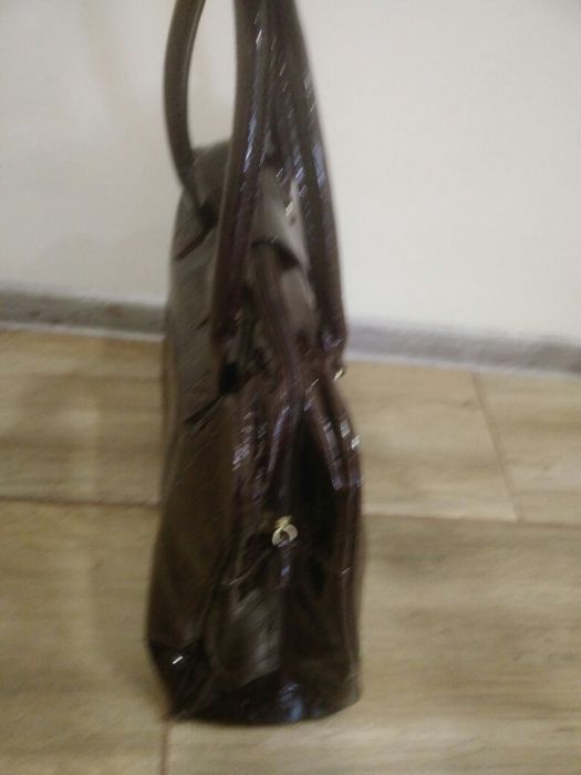 Голяма чанта кафяв лак