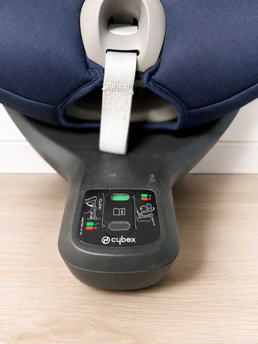 CYBEX Стол за кола с база (40-105см) SIRONA S I-SIZE - стол за кола от 0 до 4 години с Isofix - тъмносин