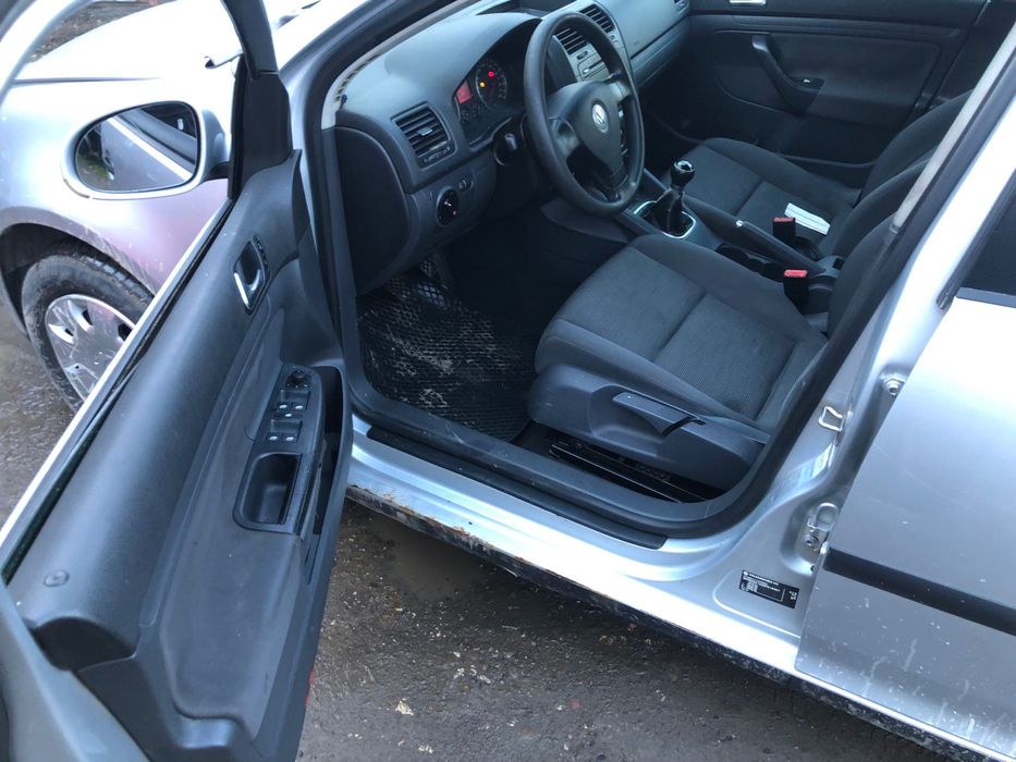 Piese auto din dezmembrari VW Golf 5 1.6 FSI BLF cutie HBM