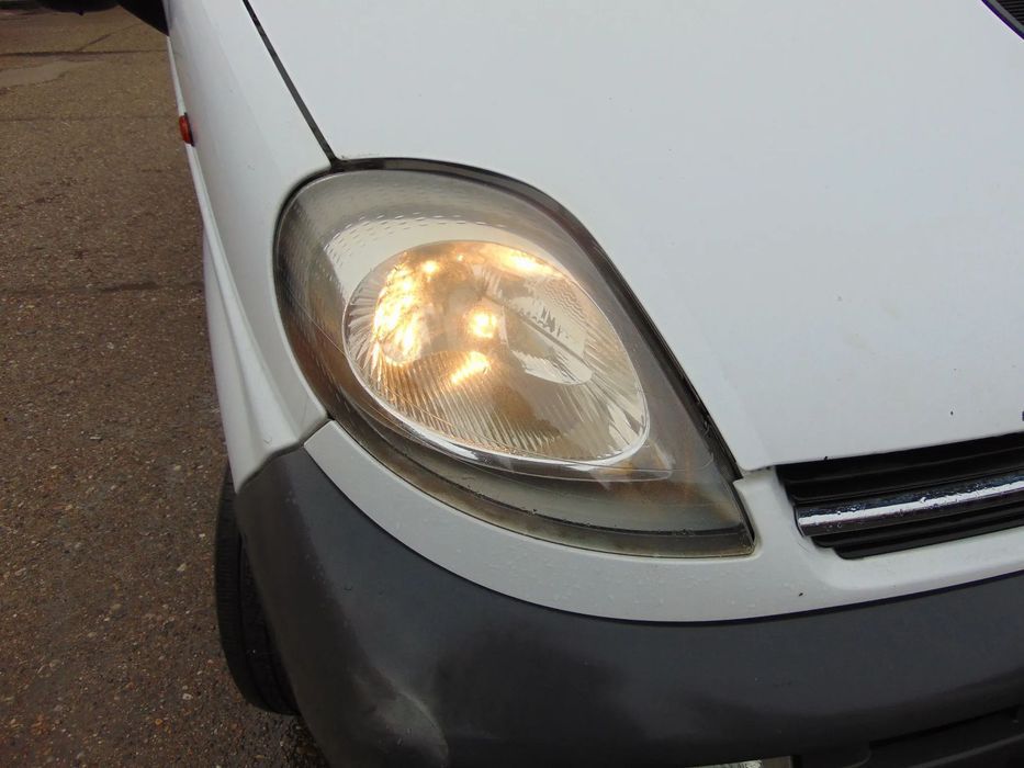 Far Opel Vivaro 2001-2013 faruri stanga dreapta Renault Trafic 2001-2013