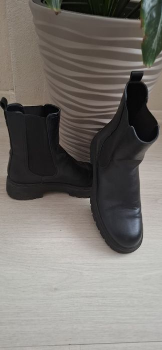 Дамски кожени боти