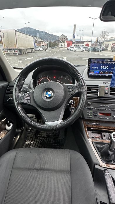 Vând BMW X3 4X4 întreținut