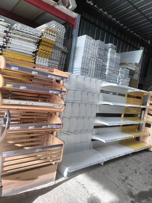 Витрина полька для магазина