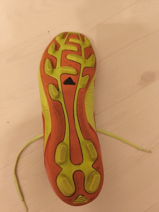 Ghete de fotbal Adidas F-50