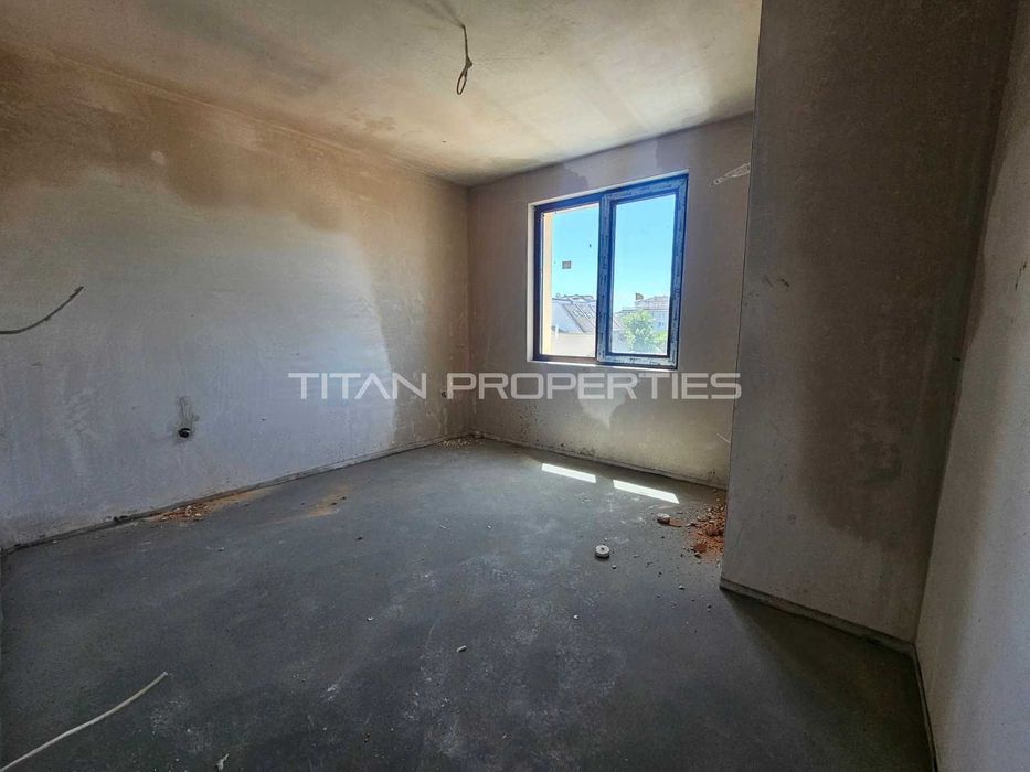 Продава се Тристаен апартамент в Варна, Автогара - 84 кв.м за 1370 €/кв.м - Снимка #2