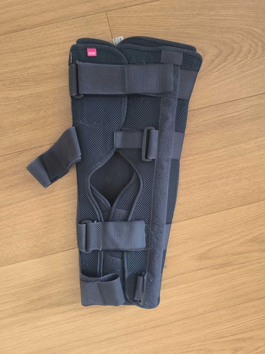 Имобилизираща шина за коляно medi Classic Air 0° – 50 cm