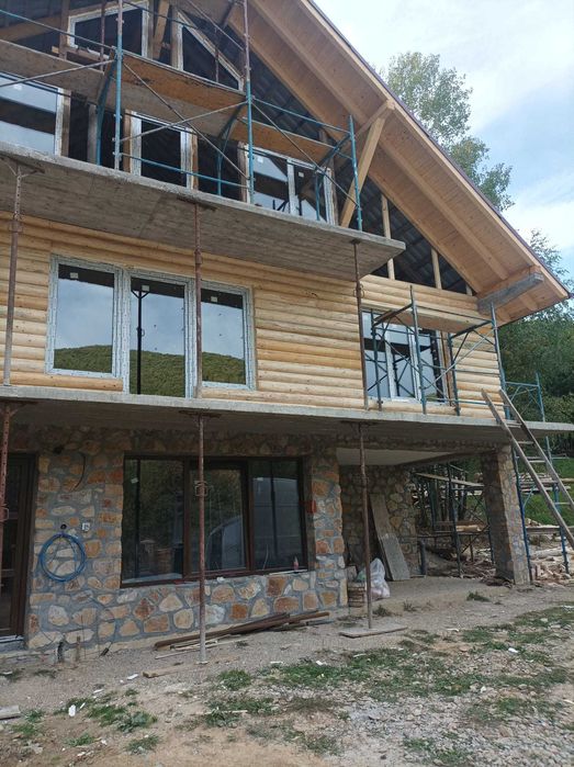 Lambriu din Lemn Semirotund Faltuit pentru Lucrari de Placare Cabane