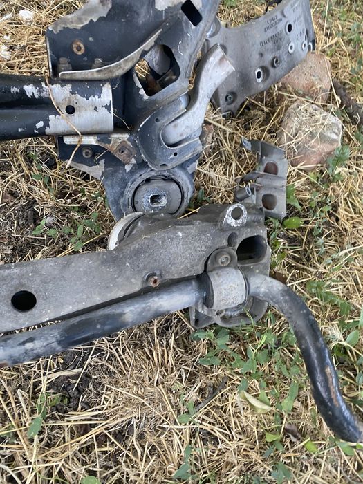 Преден мост/ стабилизираща щанга  Audi A8 D3 3.7