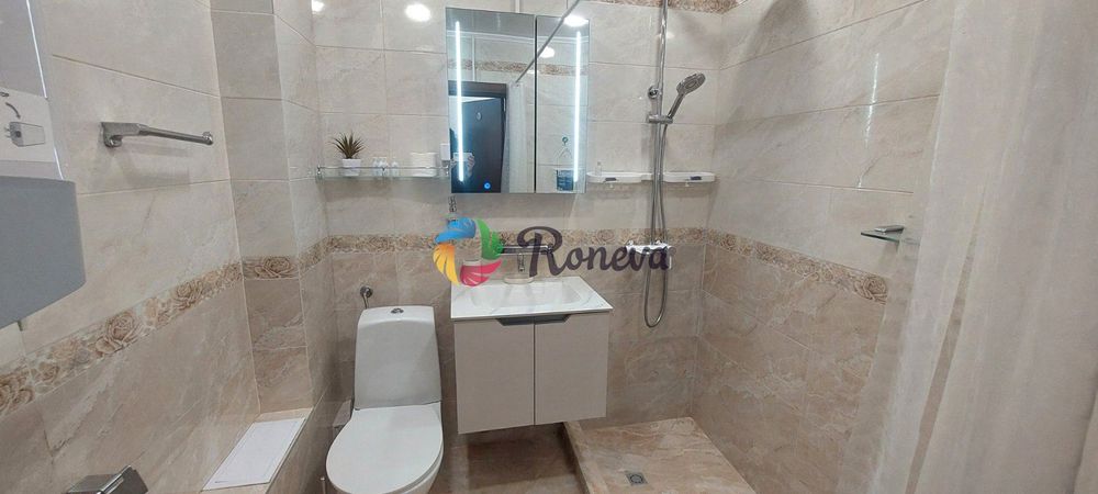 Дава се под наем Тристаен апартамент в Варна, Център - 76 кв.м за 760 € - Снимка #12